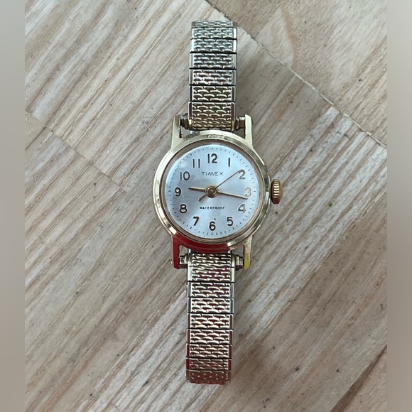 Timex Vintage Mechanical Waterproof Watch Gold Stretch Bracelet Stainless Dial - Picture 7 of 15